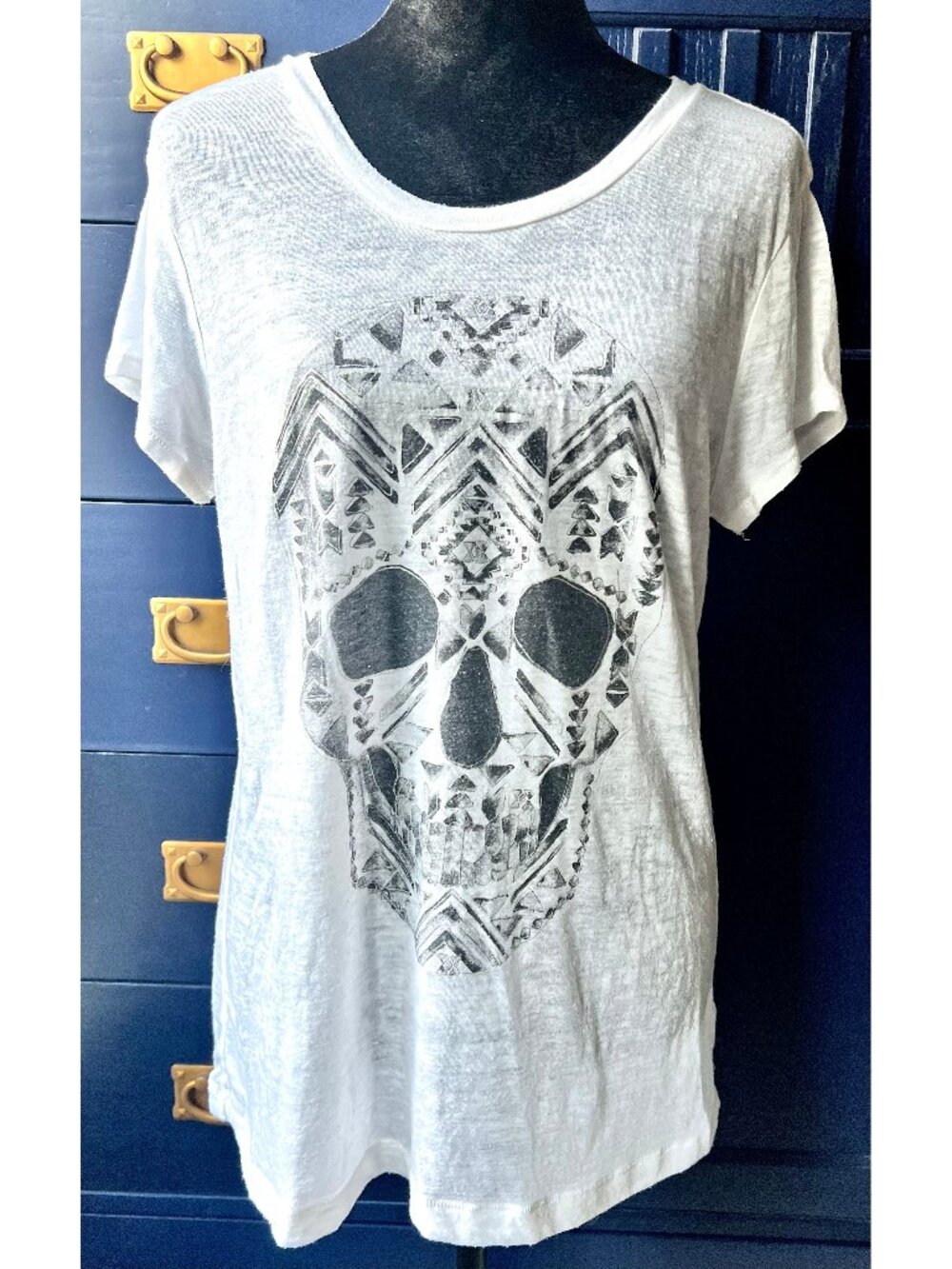 Express White Tribal Skull Graphic T-Shirt Burnout Silver Outline Womens Large